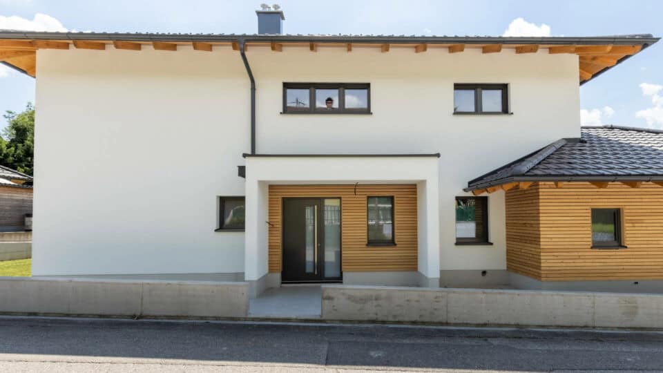 Einfamilienhaus aus Vollholz mit der Massiv-Holz-Mauer_1920x1080